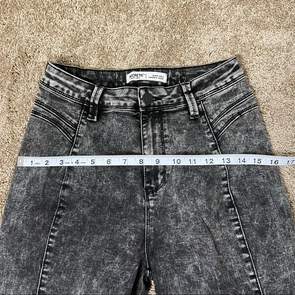 ❤️❤️Secrets with Love Super High Narrow waisted jeans acid wash size 29. - Picture 8 of 16